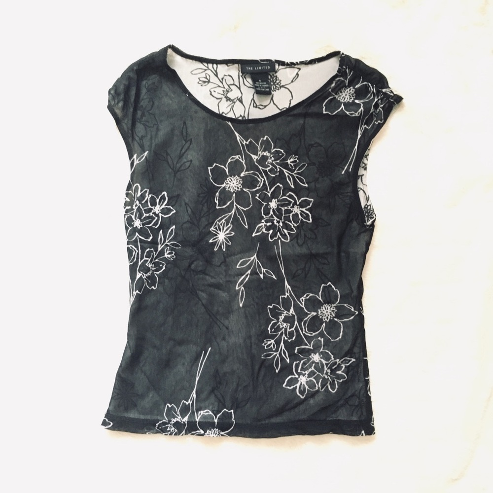 “The Limited” petite size S, short sleeved shirt.